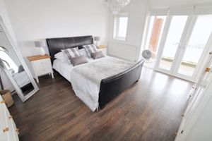 Bedroom- click for photo gallery
